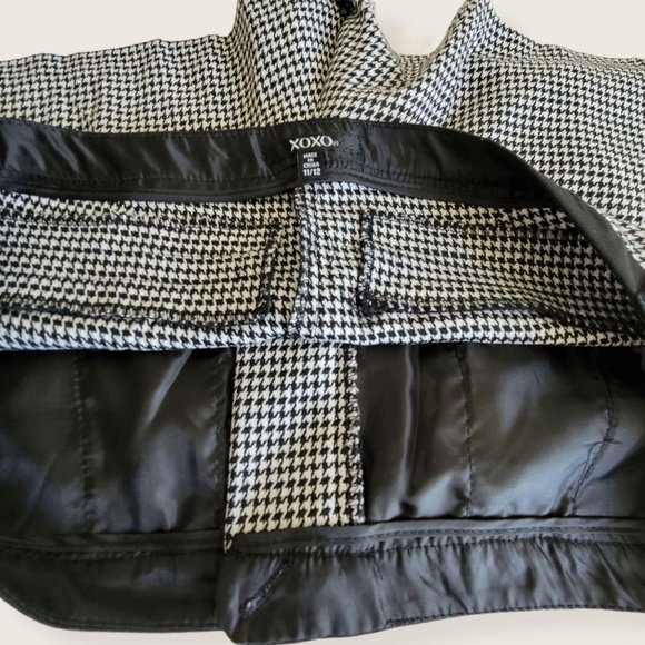XOXO Black and White Shorts Flat Front Herringbone Juniors 11-12 NWT LH8002 - Picture 3 of 6